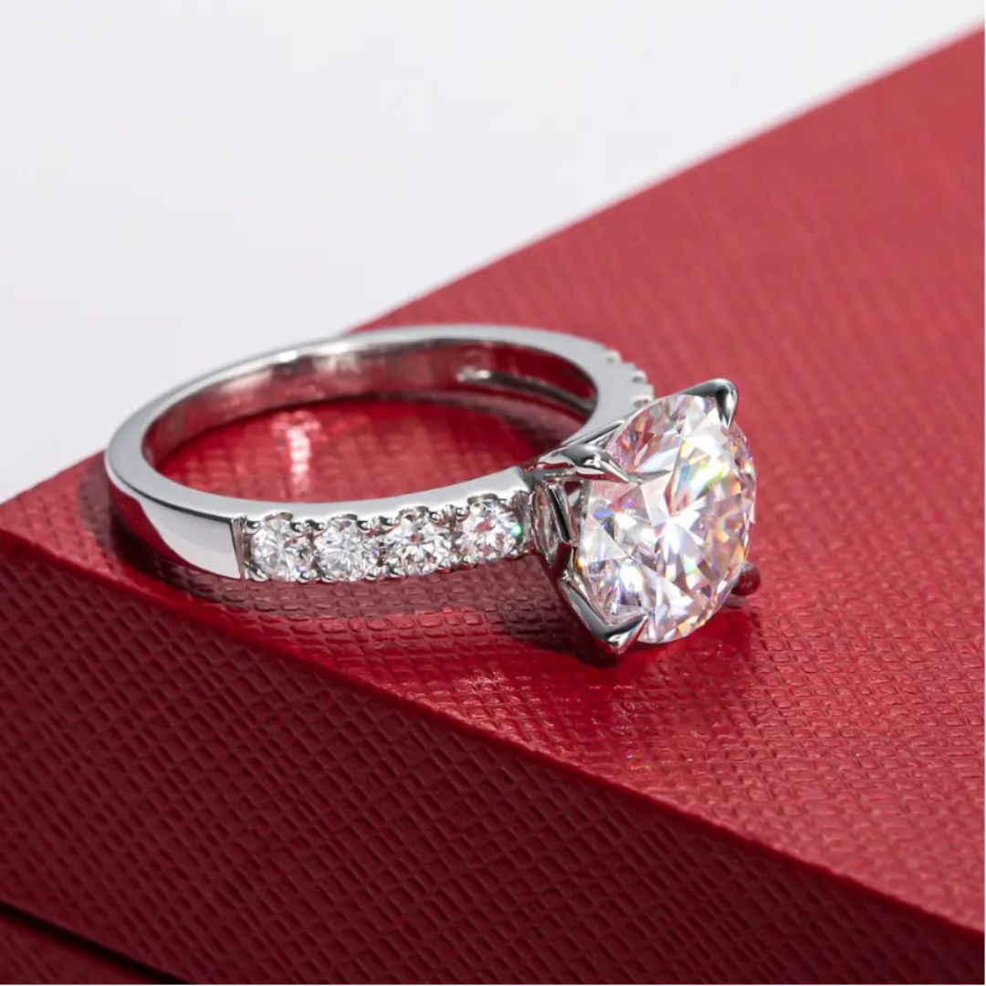 Alverra Luxe - Luxe 4.3CT Moissaniet Verlovingsring 18k Goud Verguld Dames