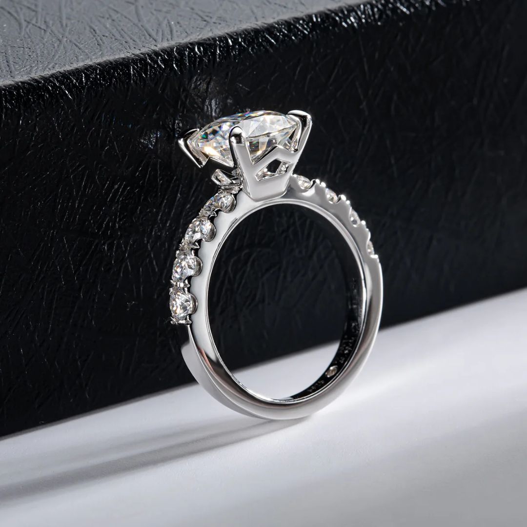 Alverra Luxe - Luxe 4.3CT Moissaniet Verlovingsring 18k Goud Verguld Dames