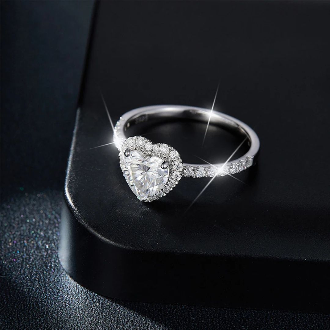 Amour Halo - Moissanite Ring met Zirkoon en 18k Wit Goudplating