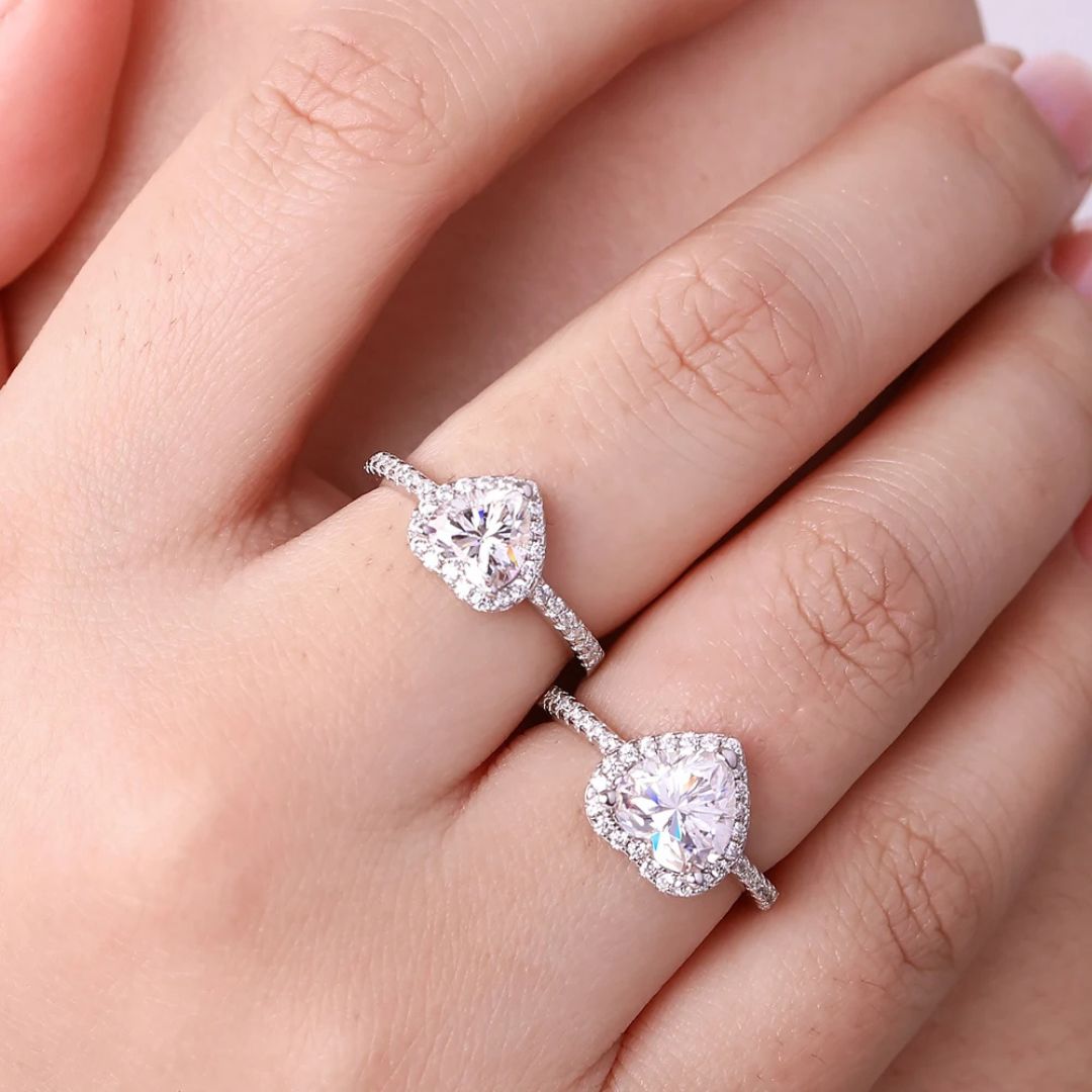Amour Halo - Moissanite Ring met Zirkoon en 18k Wit Goudplating