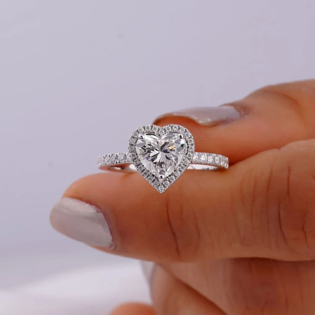Amour Halo - Moissanite Ring met Zirkoon en 18k Wit Goudplating