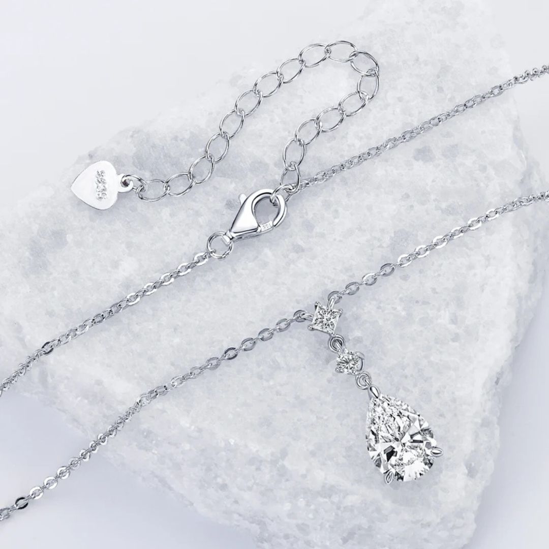 Aqua Luster - 925 Zilveren Moissanite Waterdruppel Ketting Dames 2CT met Goldplating