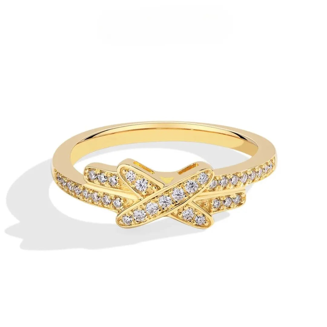 Astra Magnifique – Tijdloze Massief Gouden Moissanite Ring Amora Maison