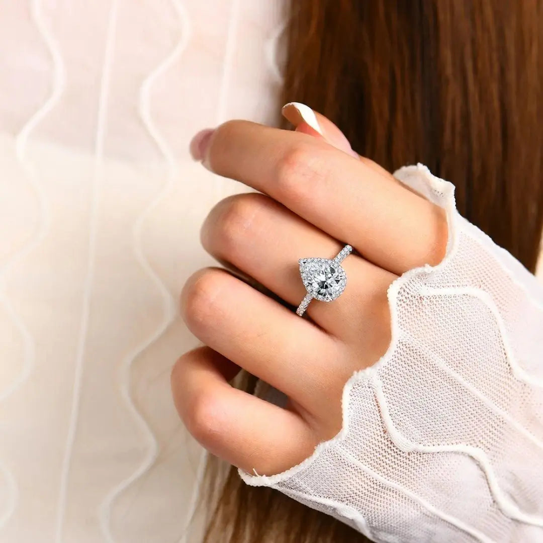 Aurelia Doré - Peer Cut Moissanite Ring Amora Maison