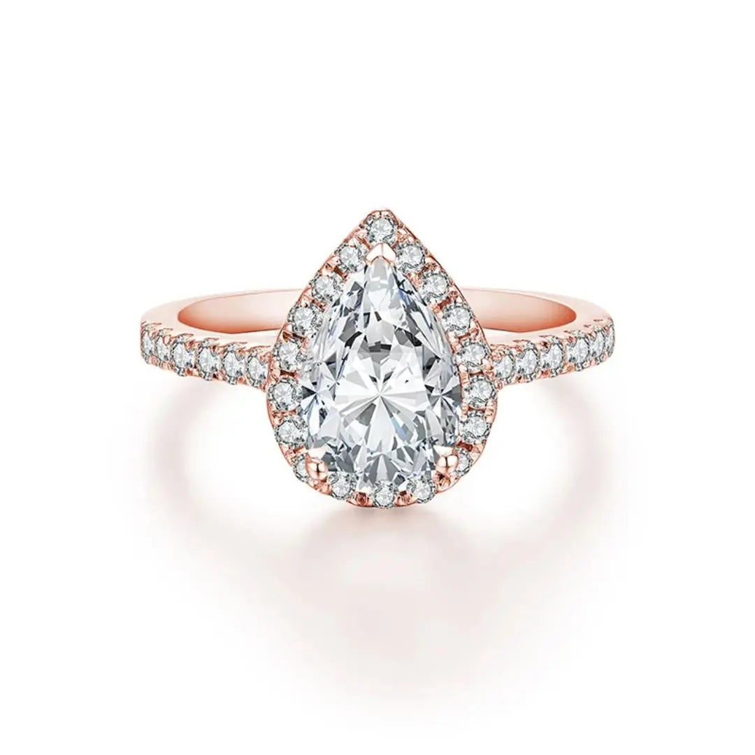 Aurelia Doré - Peer Cut Moissanite Ring Amora Maison
