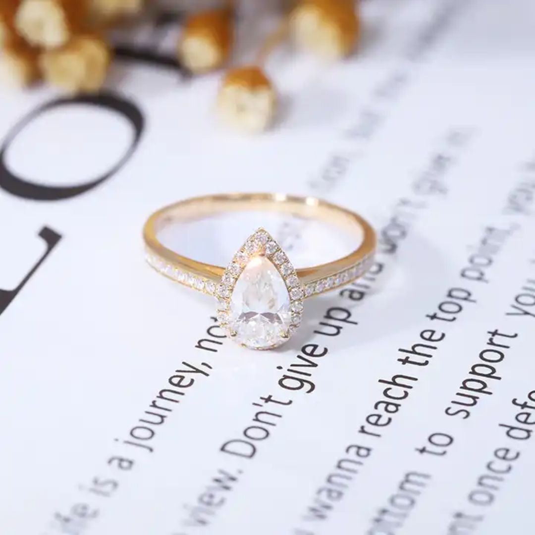 Aurelia Doré - 18k Goldplated Luxe 2CT Moissanite Peer Cut Dames