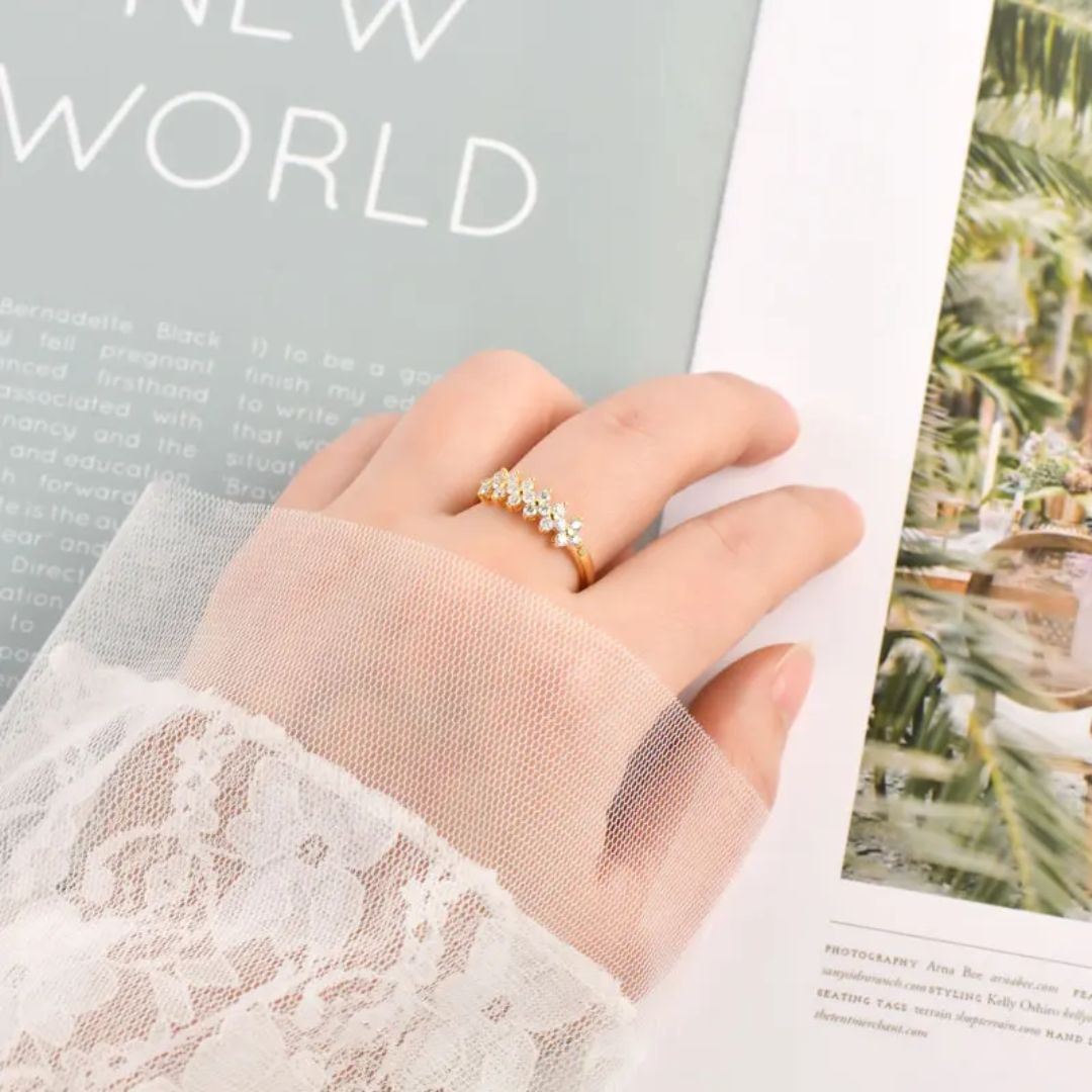 Aurora Bloom - Luxe Moissanite Ring