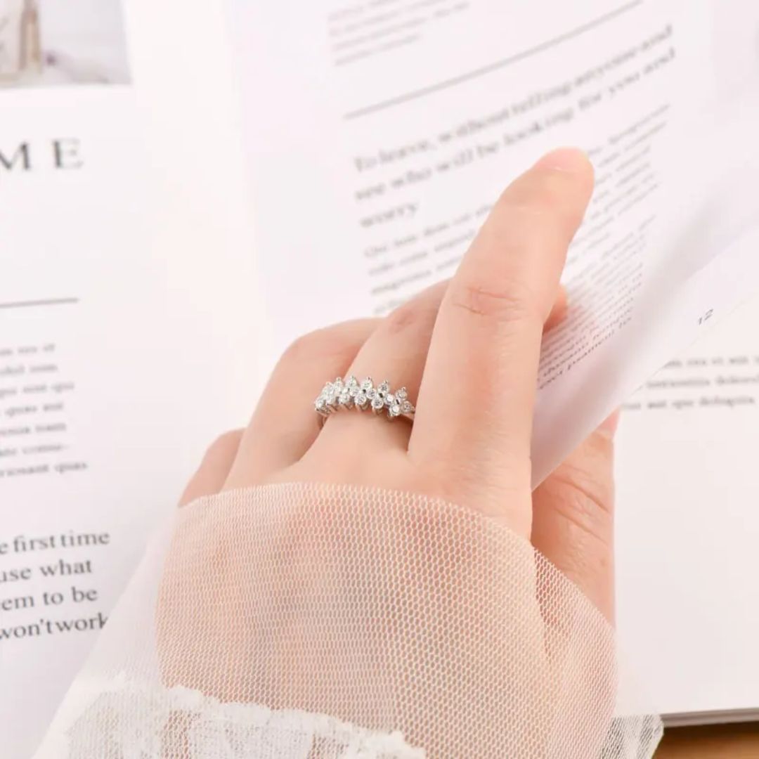 Aurora Bloom - Luxe Moissanite Ring