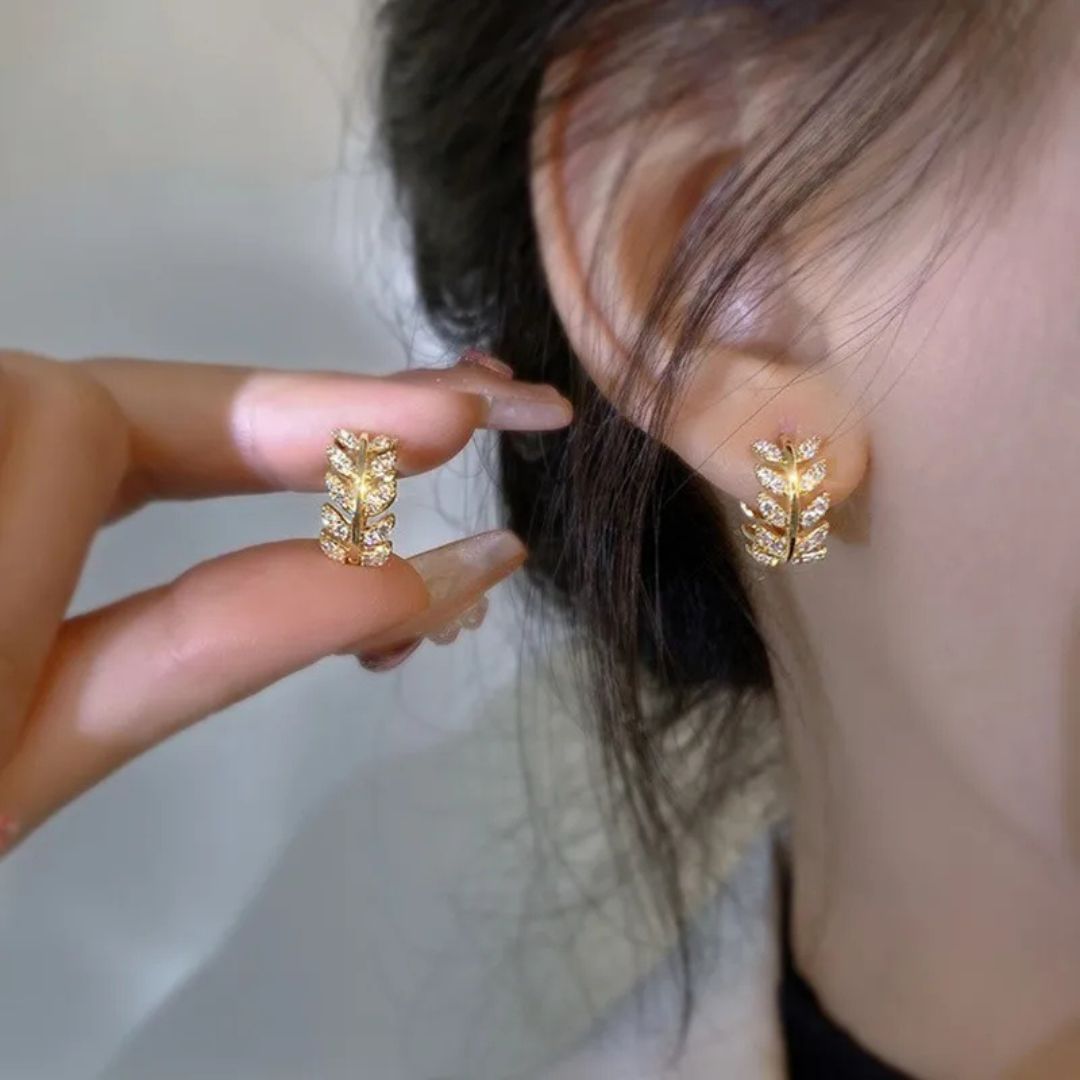 Aurora Leaf – Luxe Moissanite Hoop Oorbellen