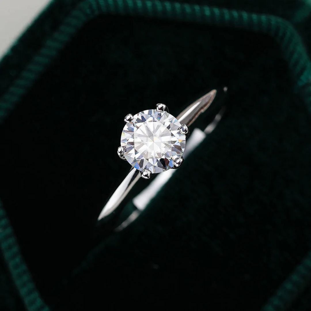 Crown Elegance - 18k Wit Goudplated Zilveren Moissanite Ring Dames 0.5-5CT