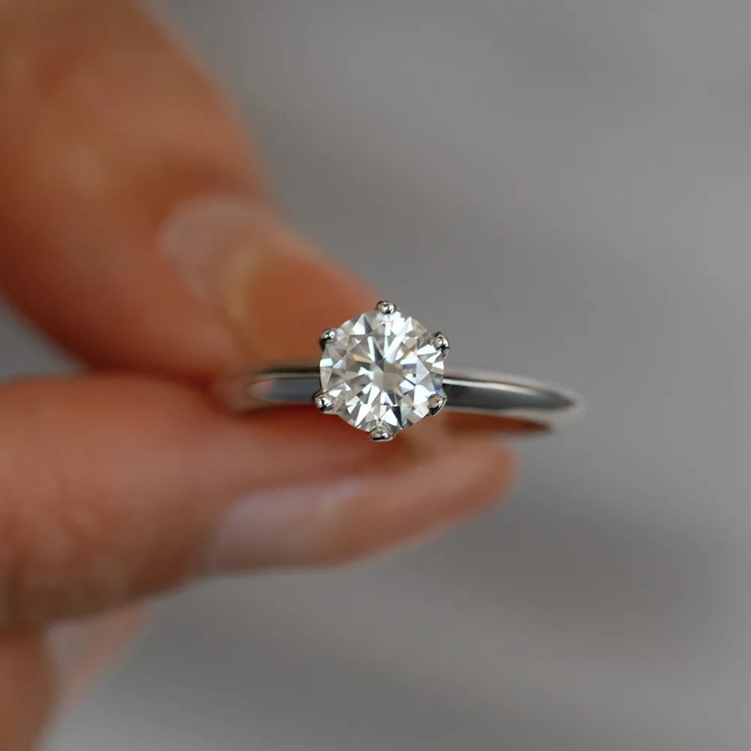 Crown Elegance - 18k Wit Goudplated Zilveren Moissanite Ring Dames 0.5-5CT