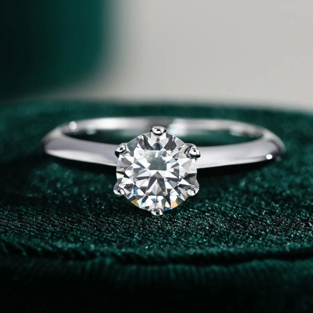 Crown Elegance - 18k Wit Goudplated Zilveren Moissanite Ring Dames 0.5-5CT