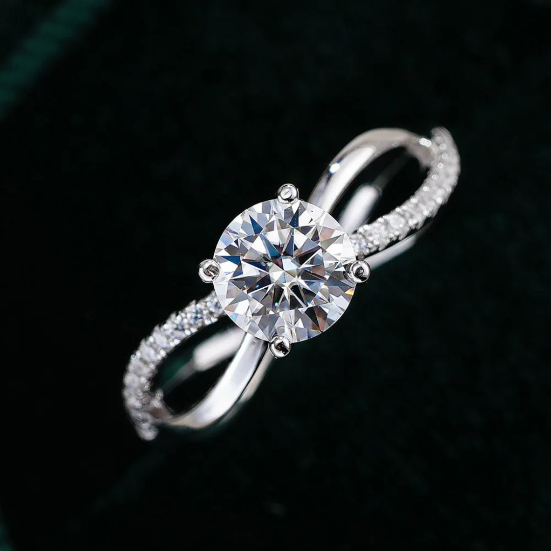 EternaGlow - 18k Wit Goldplated S925 Zilveren Moissanite Ring Dames 1CT