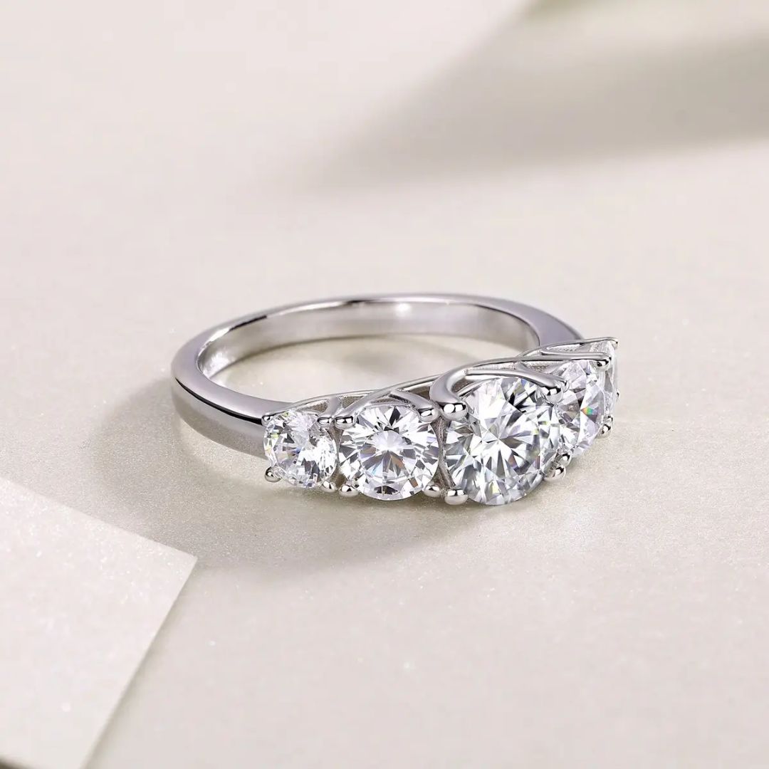 Grand Silo - Zilveren Moissanite 5-Steen Ring Dames 3.6CT Platina