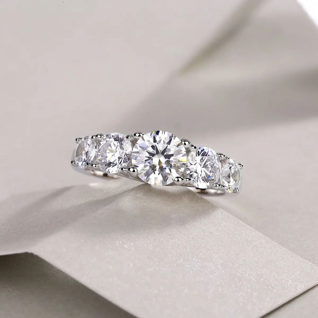 Grand Silo - Zilveren Moissanite 5-Steen Ring Dames 3.6CT Platina