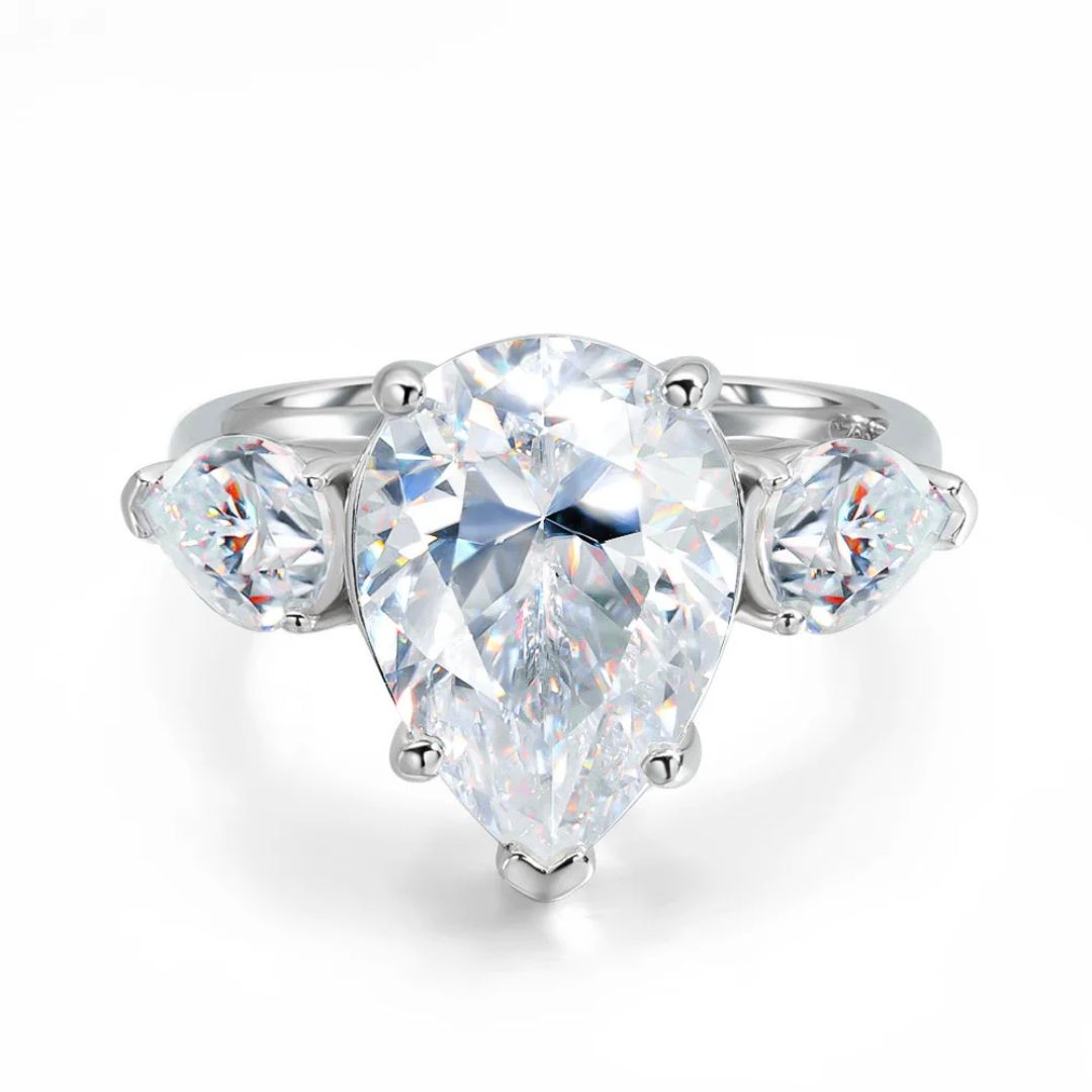 Imperial Cascade - Luxe 8CT Moissanite Verlovingsring 18k Goud Verguld Dames