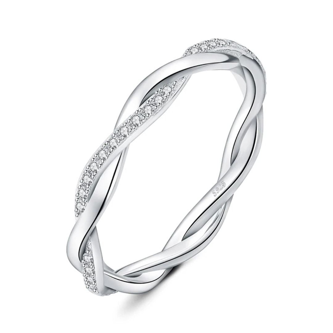 Lumière Éternelle – Luxe Moissanite Infinity Ring