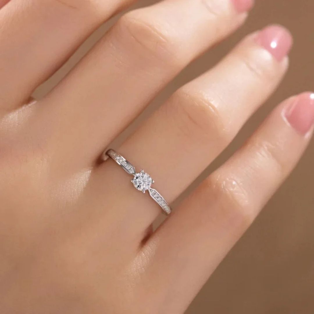 Lumina Charm - Zilveren Moissanite Ring Dames 0.3CT Rhodium Wit