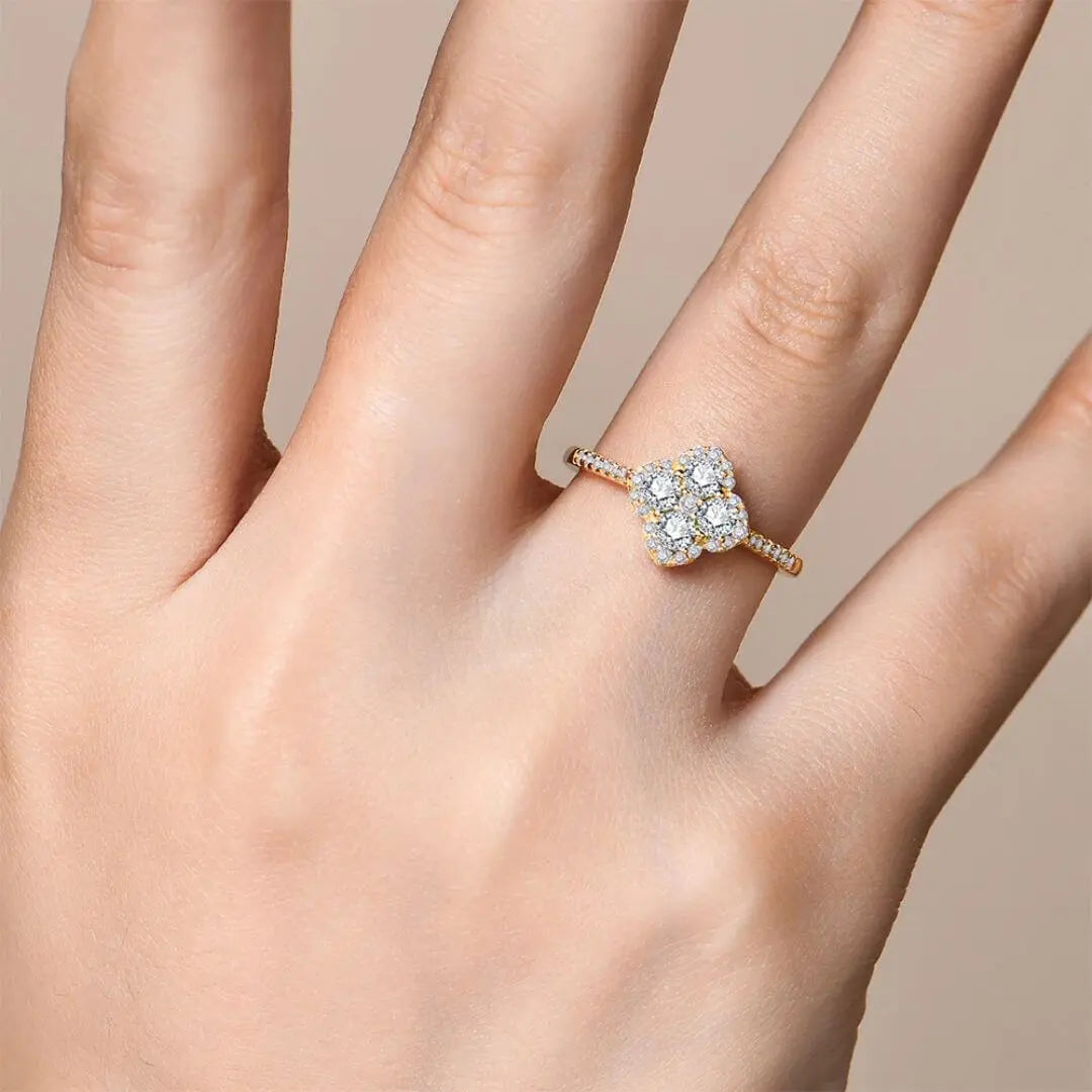 Noire Fortune – Klavervormige Moissanite Ring Amora Maison