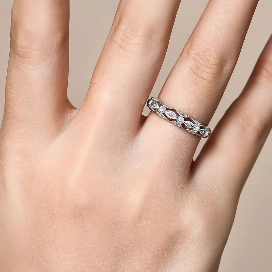 Rayonne D'Amour - Massief Goud Moissanite Ring Amora Maison