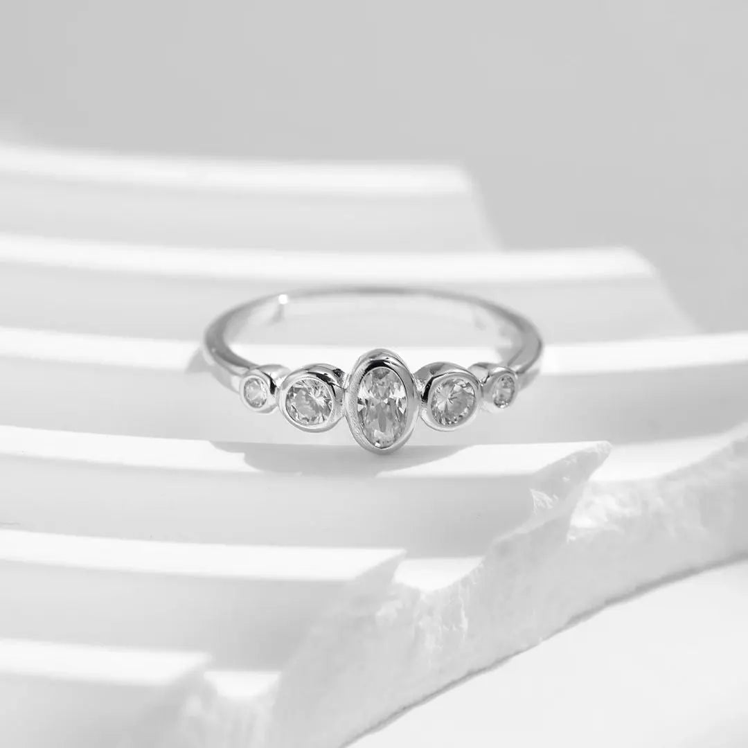 Zirona Oval – Zilveren Ring met Zirkonia Amora Maison