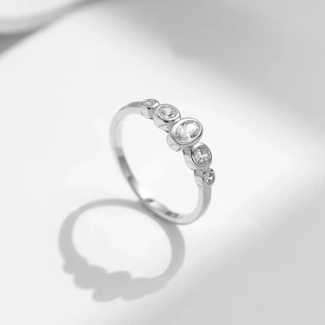 Zirona Oval – Zilveren Ring met Zirkonia Amora Maison