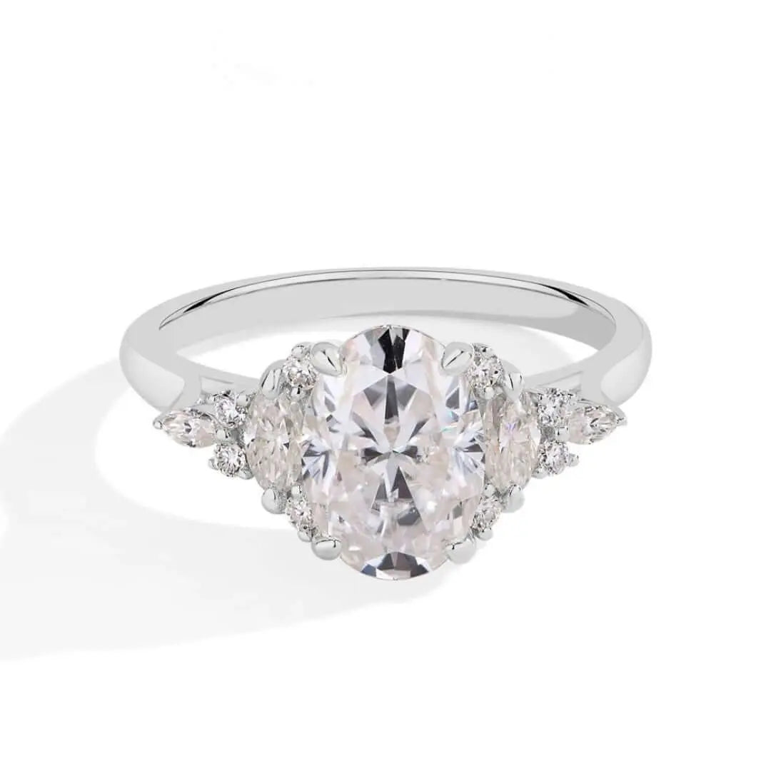 Élégance Ovale – Ovale Moissanite Ring Amora Maison