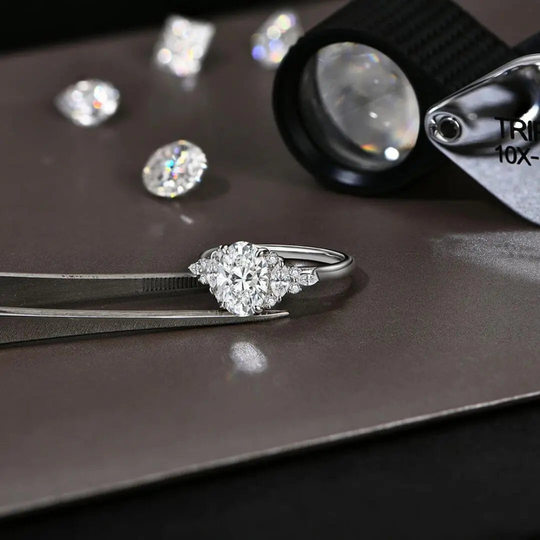 Élégance Ovale – Ovale Moissanite Ring Amora Maison