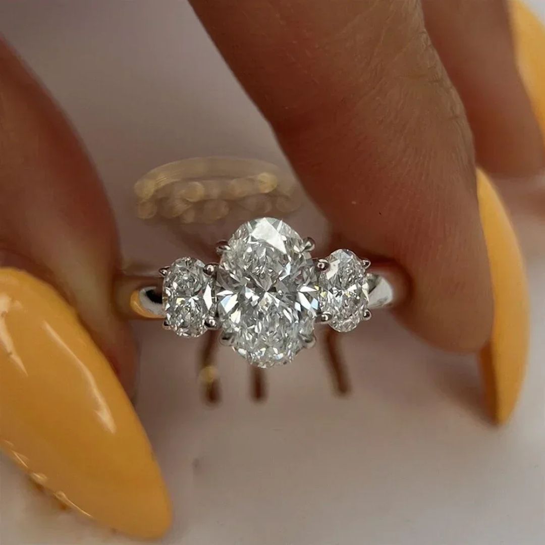 Aurelia Trinity - Moissanite Driesteenring met 18k Wit Goud
