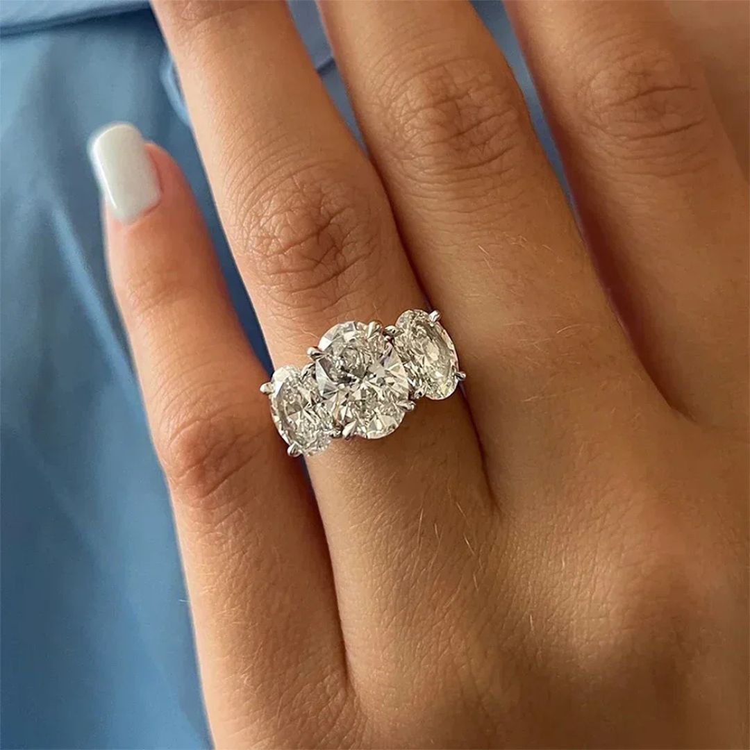 Aurelia Trinity - Moissanite Driesteenring met 18k Wit Goud