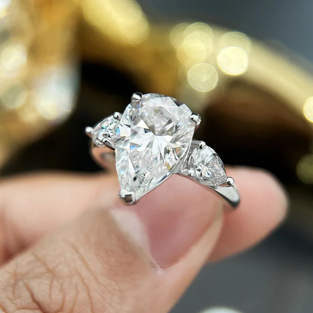 Averis Bloom - 18k Wit Goudplated Moissanite Ring