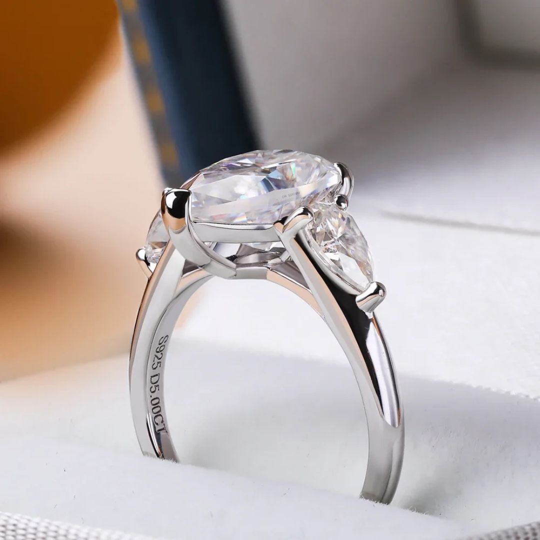 Averis Bloom - 18k Wit Goudplated Moissanite Ring