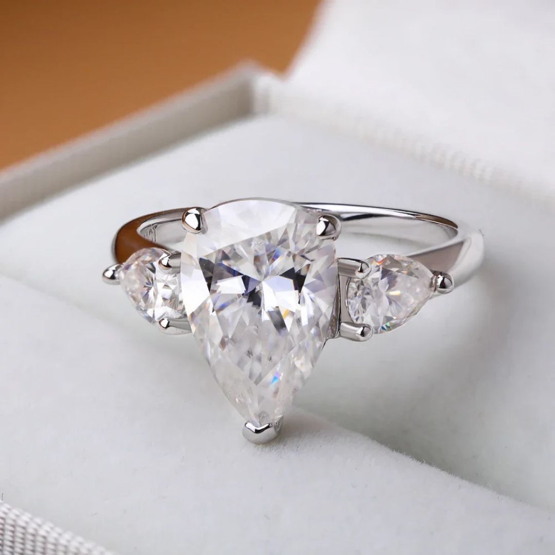 Averis Bloom - 18k Wit Goudplated Moissanite Ring