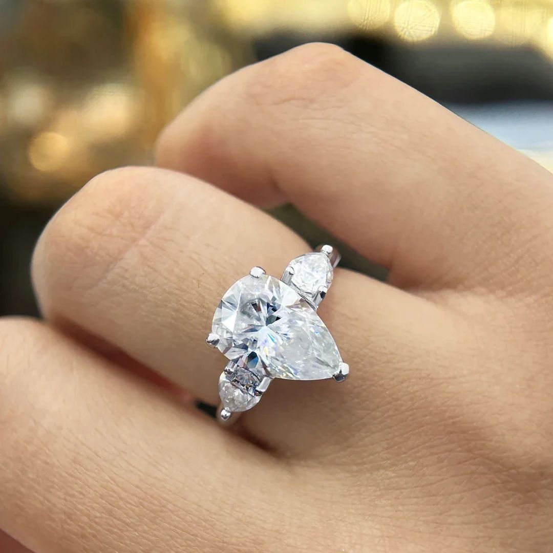 Averis Bloom - 18k Wit Goudplated Moissanite Ring