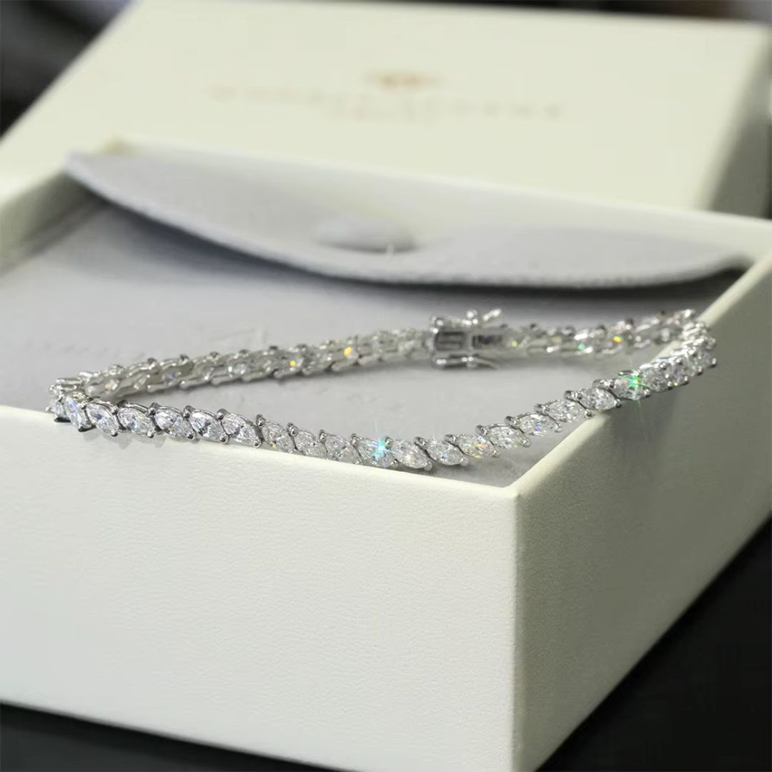 Majestic Aurora - Koninklijke 16CT Moissanite Armband