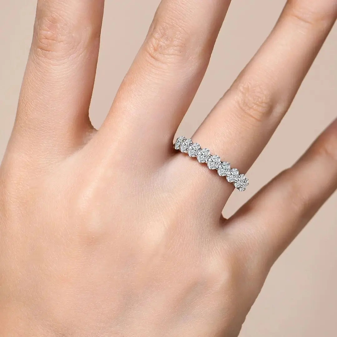 Éternelle D'or – 18K Massief Gouden Moissanite Ring Amora Maison